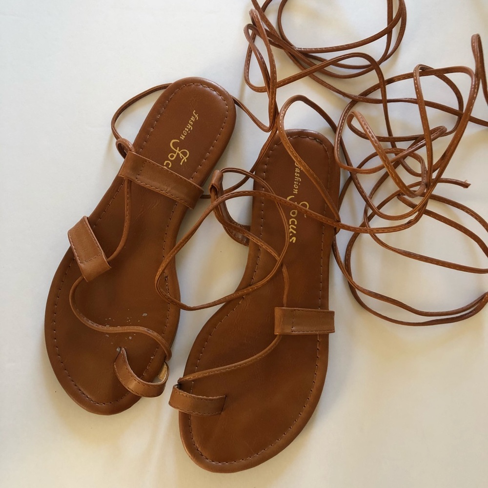 Sz6 tan peep toe lace ups